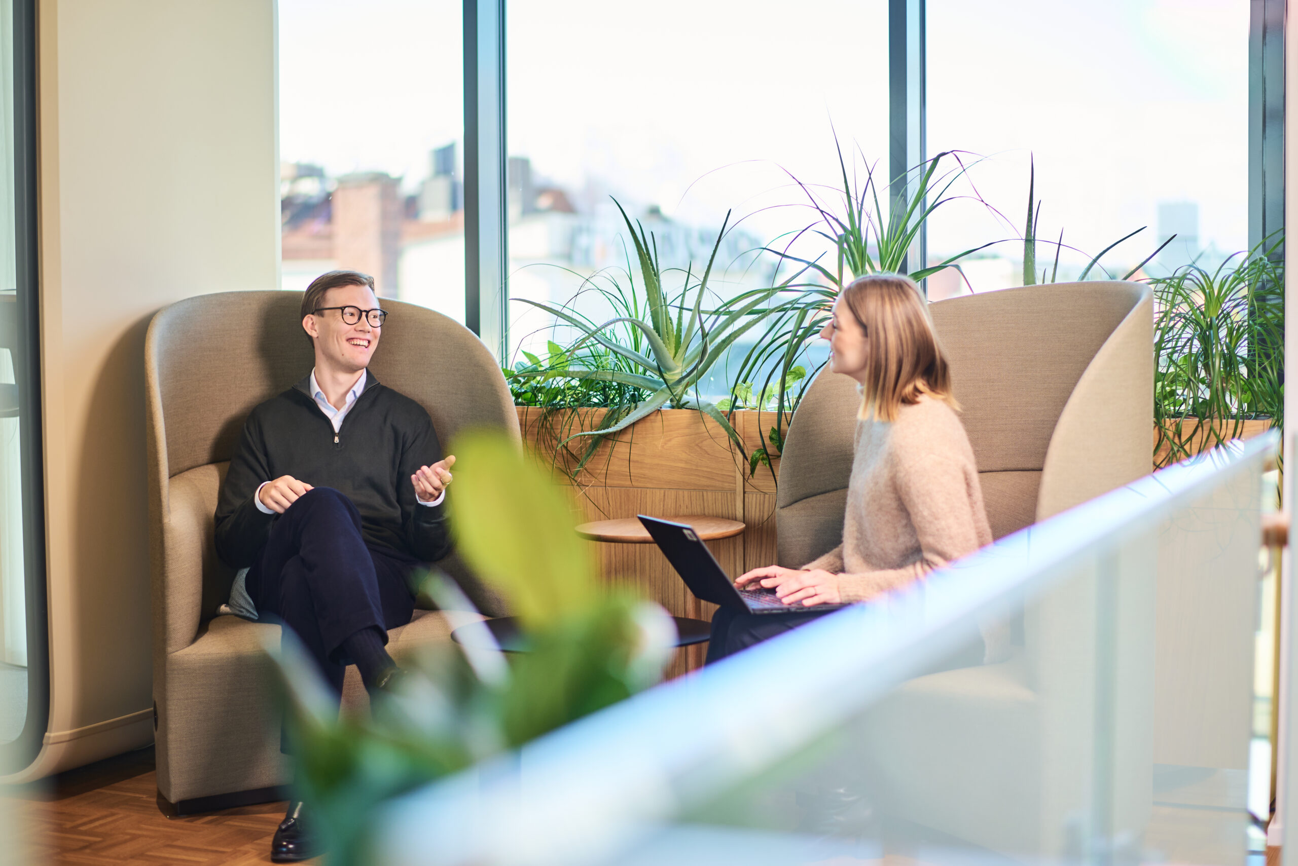 EY_Brand_2025_Small_20